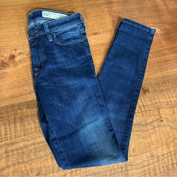 Diesel Denim - DIESEL Dark Wash Doris 0832K Super Skinny Jeans. Size Women’s W 27 L 32